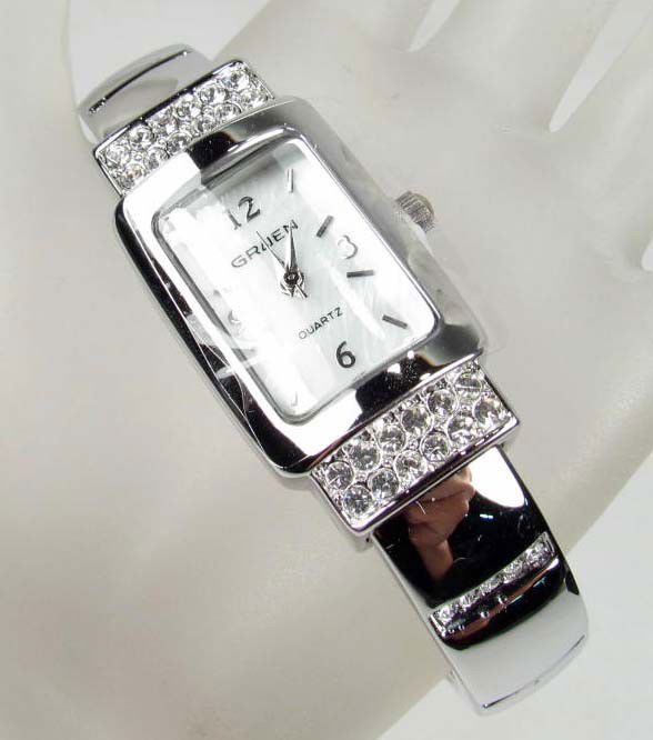 GRUEN LADIES WRIST WATCH IN BOX W/ PAPER