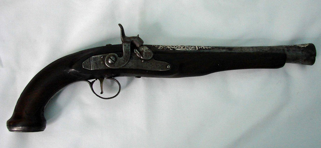 MWF570G - Beautiful Persian Blunderbuss of the 18: Beautiful Persian Blunderbuss of the 18th century, with ornate silver embellishments on both barrel and butt plate. Very old, mid 19th century conversion to percussion. Exceptional workmanship in funn