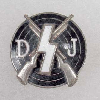 GERMAN NAZI DEUTSCHES YOUTH SHOOTING ENAMELED BADG: Maker marked 'RZM M1/123'