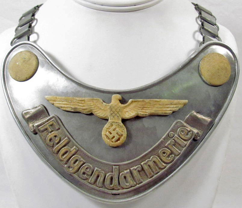GERMAN NAZI ARMY FIELDGENDARME GORGET