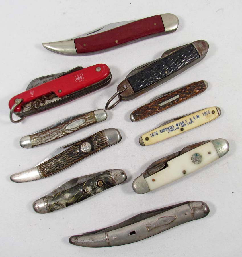 LOT OF 10 VINTAGE PICKET KNIVES: Incl., metal, stag & plastic handles.