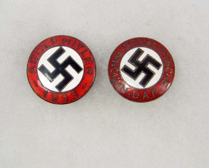 GERMAN NAZI 1933 ADOLF HITLER & NSDAP ENAMELED PAR: They measure 15/16" in diameter. Both are maker marked RZM M1/129. Pinback.