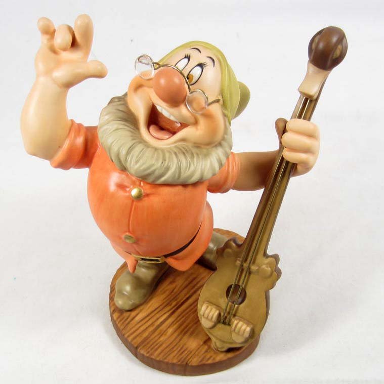 WALT DISNEY CLASSICS DOC "CHEERFUL LEADER" SCULPTUR: Doc from Sow White and the Seven Dwarfs. Approx. 5" tall
