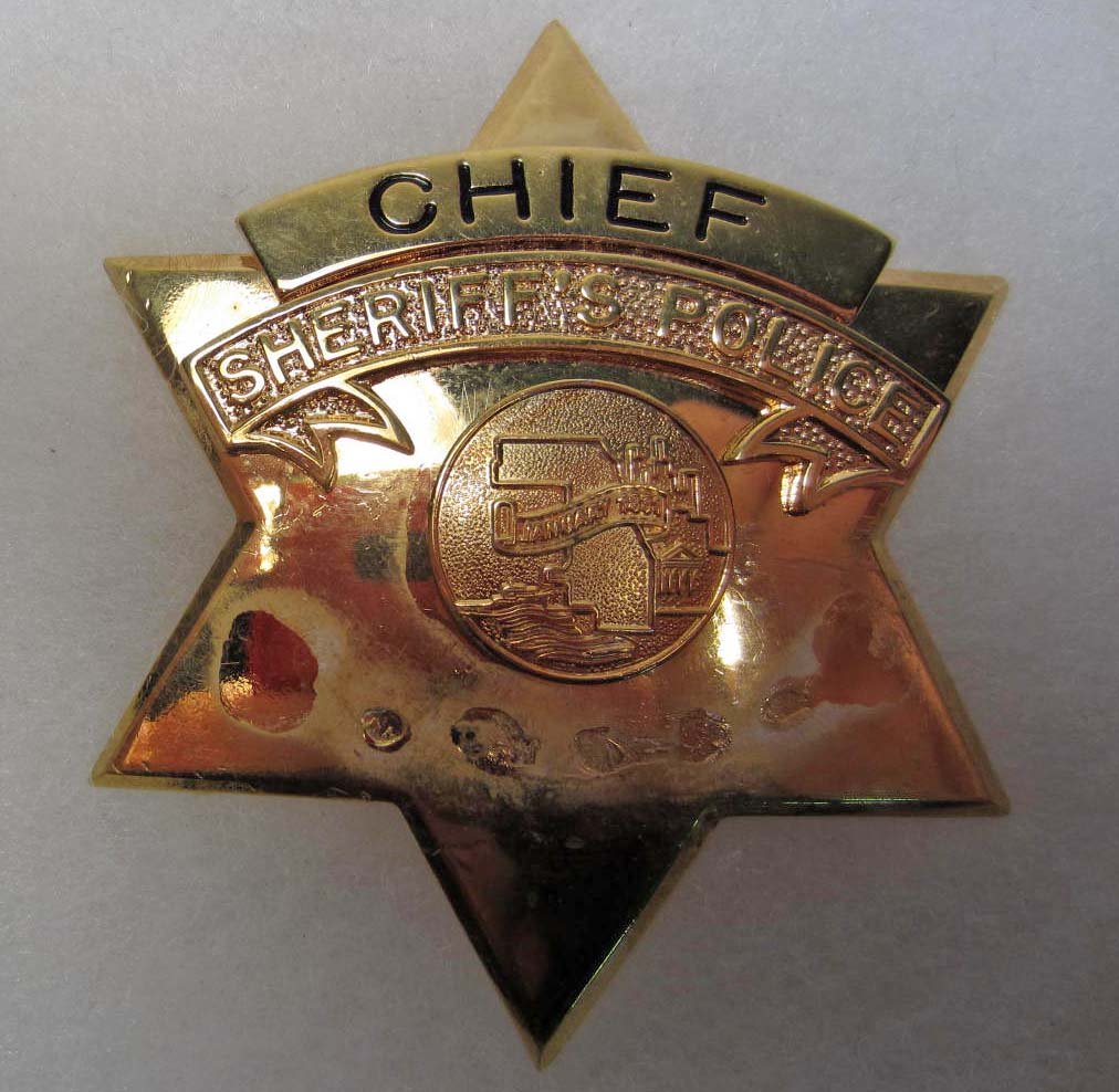 COOK COUNTY ILLINOIS SHERIFF POLICE CHIEF LAW BADG: Approx. 3" diameter. Maker marked Blackington. Pinback. 5 piece brass construction There is a 6 pointed star.