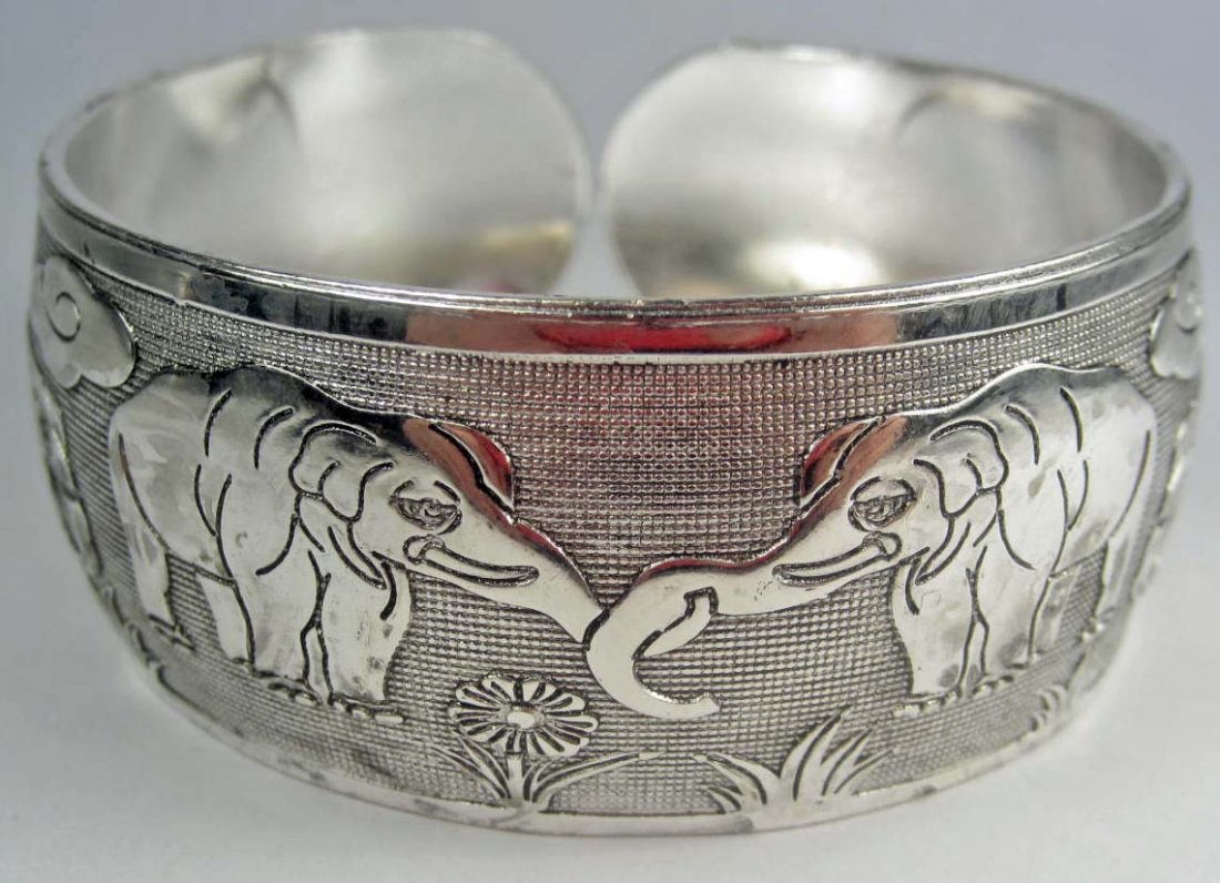11216 - TIBETAN SILVER LUCKY TOTEM BRACELET