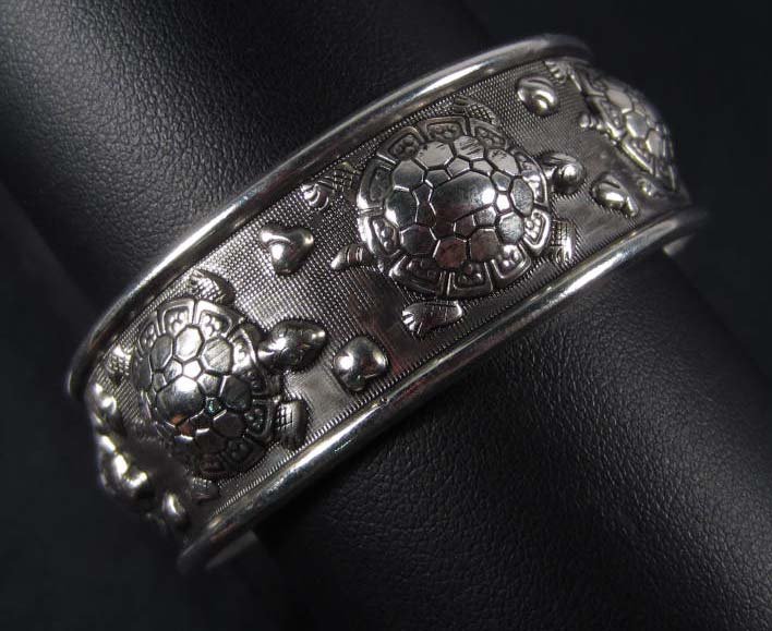 10359 - TIBETAN SILVER LUCKY TOTEM BRACELET