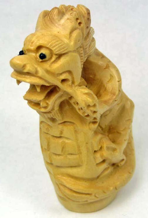 3773 - BOXWOOD NETSUKE FLYING DRAGON