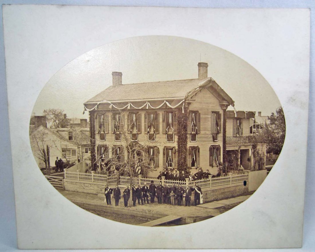 EXTREMELY RARE HISTORY CHANGING PHOTO - MARY TODD LINCO: EXTREMELY RARE HISTORY CHANGING PHOTO - MARY TODD LINCOLN. The Mary Todd Lincoln Myth states that since Abraham Lincoln's Death, Mary was in her bed of agony trying to make contact with her dead husba