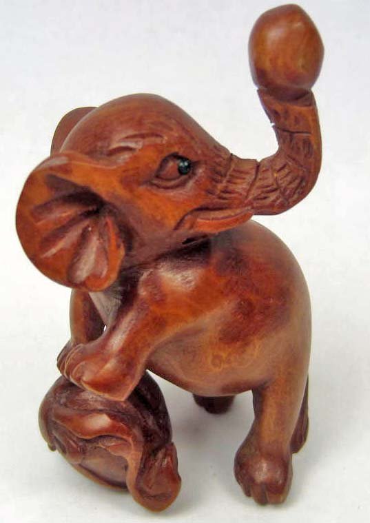 3776 - BOXWOOD NETSUKE ELEPHANT: N/A