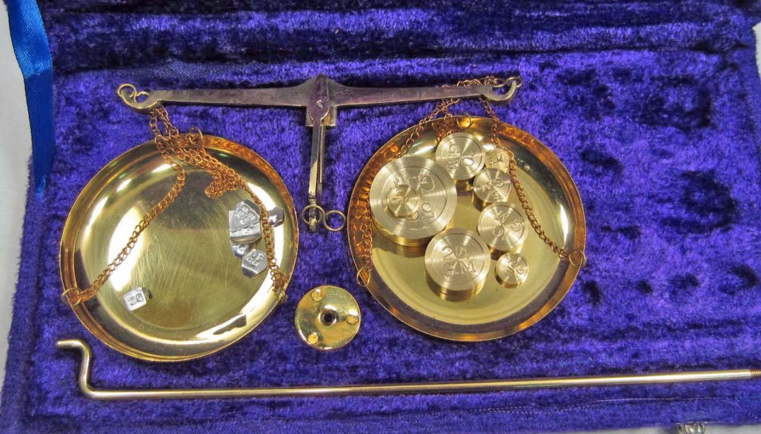 3975 - BRASS GOLD 100 GRAM SCALES: N/A