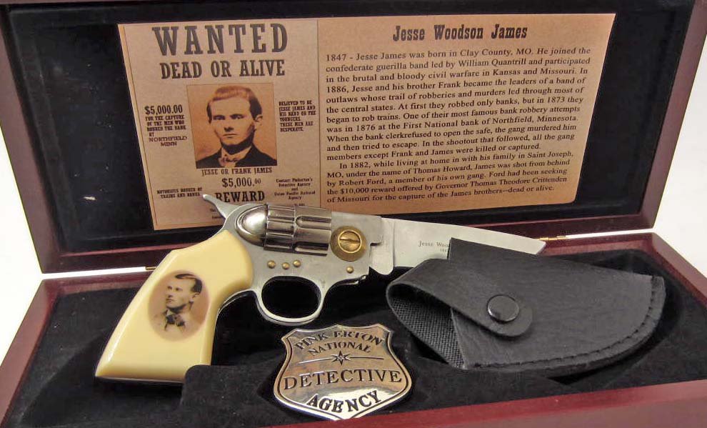 JESSE JAMES GUN KNIFE & BADGE SET IN COLLECTIBLE CASE