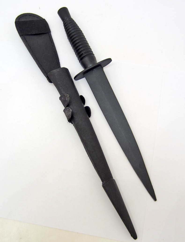 ROYAL BRITISH COMMANDO KNIFE MODEL: Approx. 12 5/8"