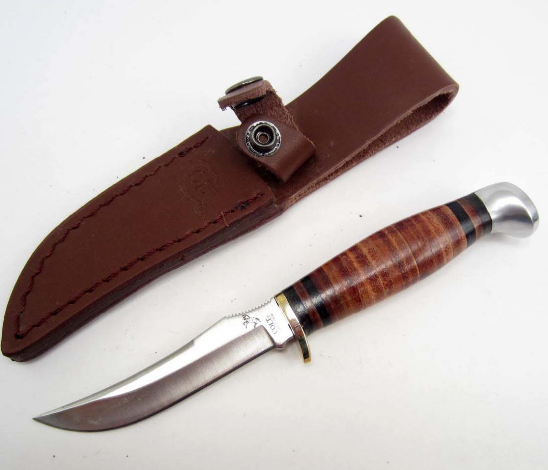 6068 - COLT SMALL CLIP POINT HUNTING KNIFE W/ STACKED