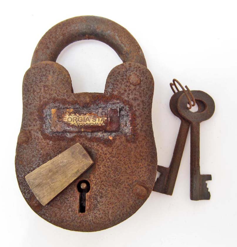 CAST IRON PADLOCK W/GEORGIA STATE SANITARIUM TAG & KEYS: CAST IRON PADLOCK W/GEORGIA STATE SANITARIUM TAG & KEYS - Nicely aged look on this large decorative collectible padlock