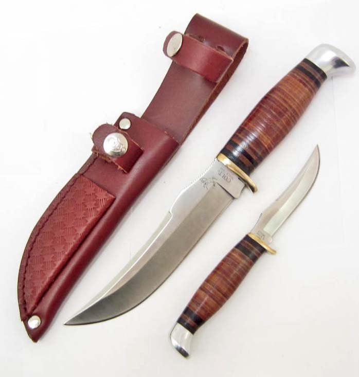 COLT PIGGYBACK 2 PIECE KNIFE SET W/ SHEATH: Stacked leather handle. Approx. 11" long overall