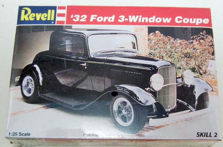 VINTAGE REVELL '32 FORD 3-WINDOW COUPE MODEL KIT: 1:25 Scale. #7605. Factory sealed