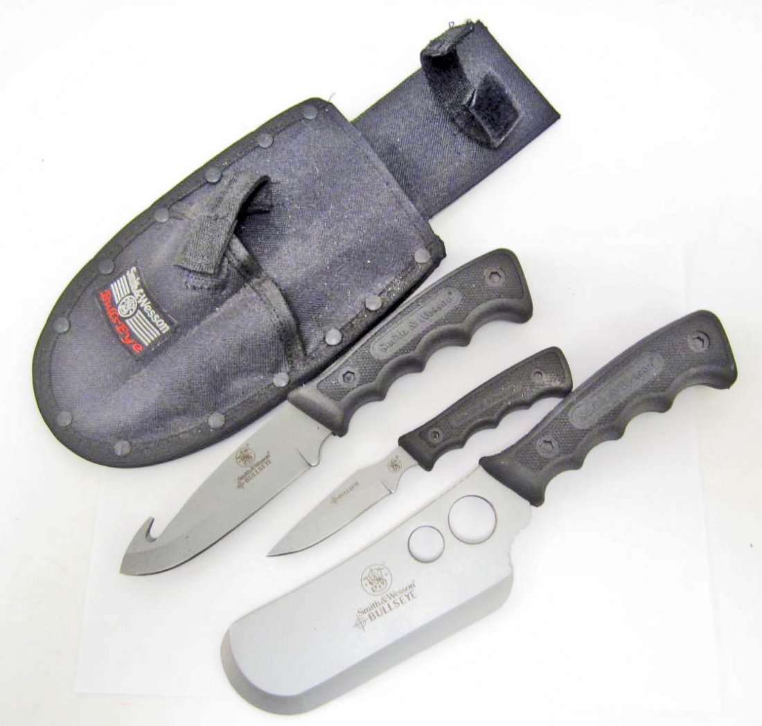 SMITH & WESSON BULLSEYE HUNTING KNIFE SET W/ SHEATH: approx : 13 inches
