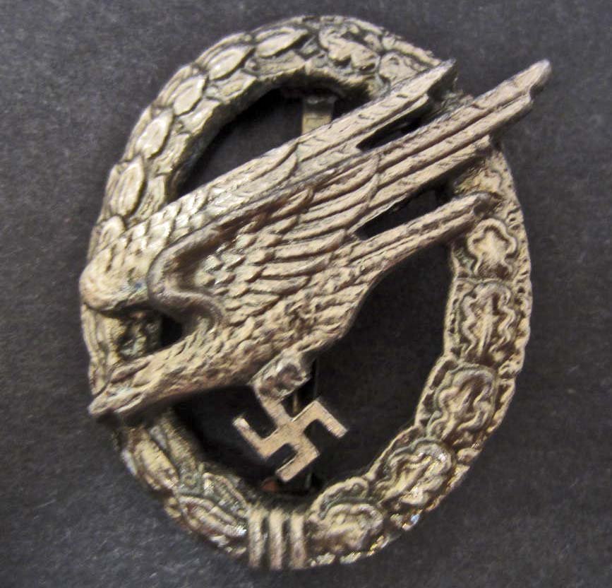 GERMAN NAZI LUFTWAFFE PARATROOPER BADGE: N/A