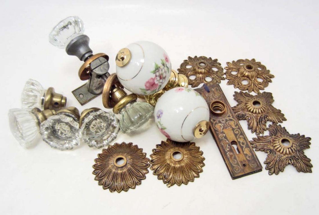 LOT OF VINTAGE HARDWARE: Glass Door Knobs, Porcelain Lamp Finials, Brass Door Plates, more!