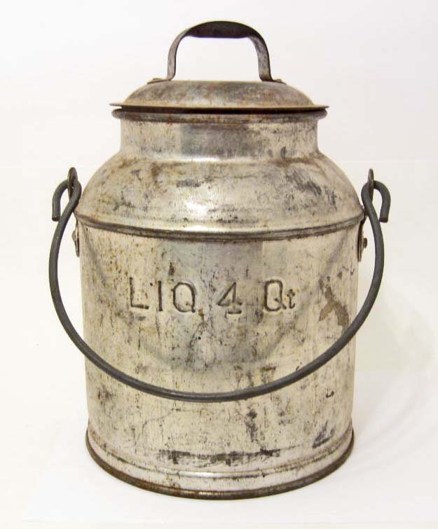 ANTIQUE 4 QUART METAL MILK CAN W/ LID & HANDLE -: N/A
