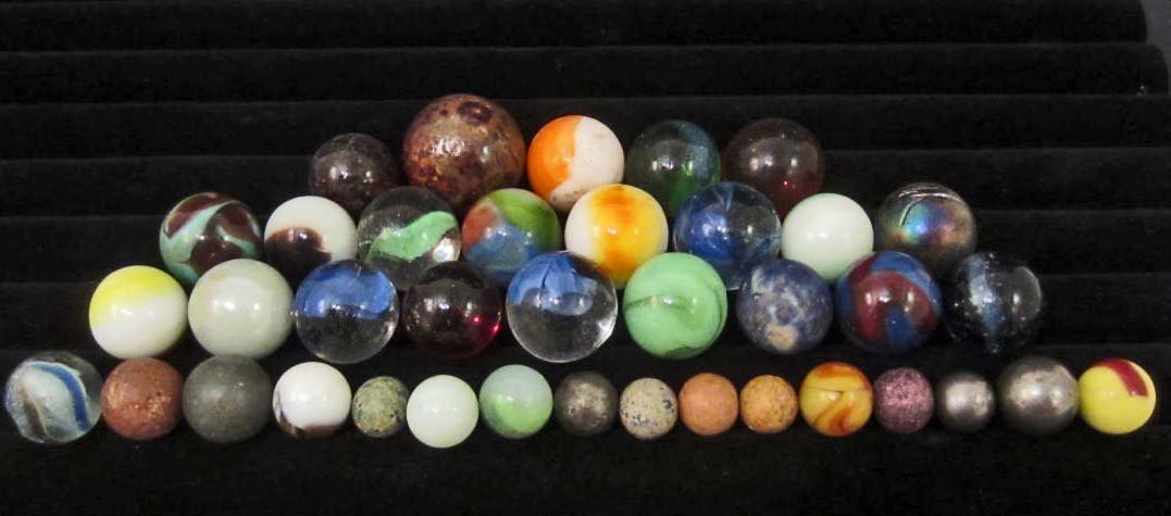 LARGE LOT OF VINTAGE MARBLES W/ LOTS OF SHOOTERS: N/A