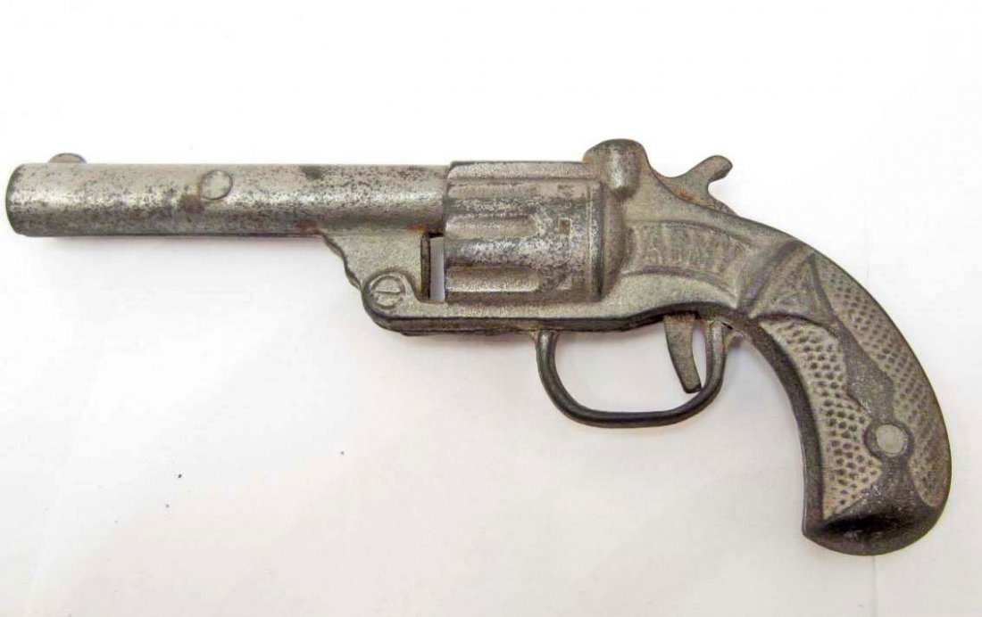 1920 IDEAL CAST IRON ARMY CAP GUN: N/A