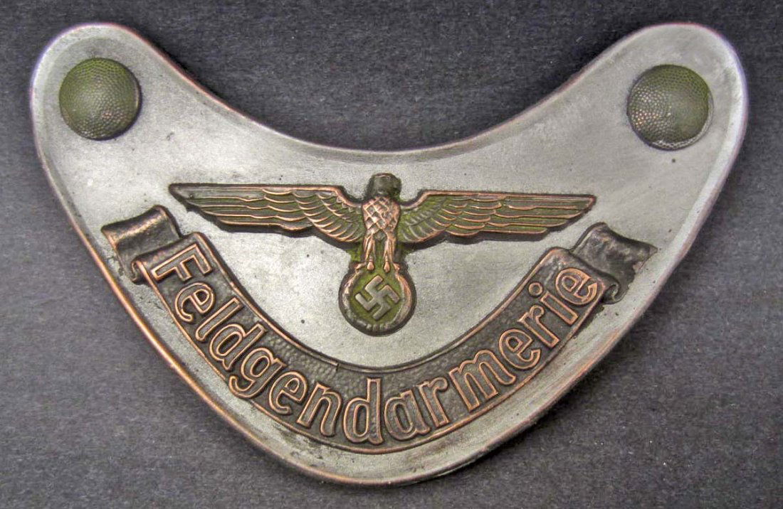GERMAN NAZI ARMY FELDGENDARMERIE GORGET: N/A