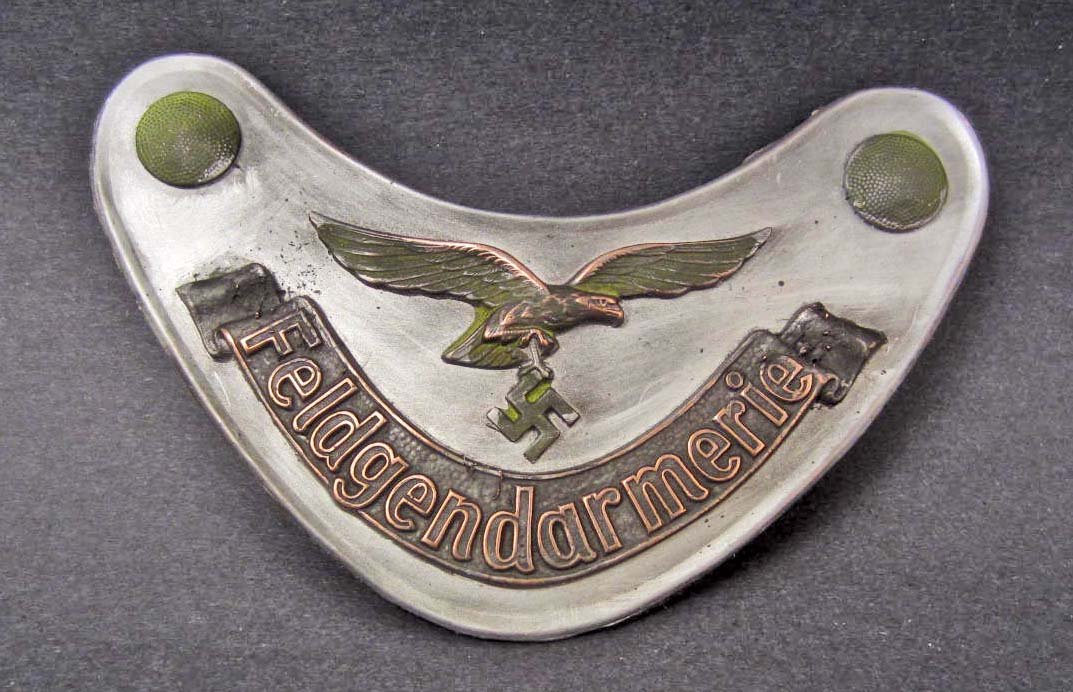 GERMAN NAZI FELDGENDARMERIE GORGET: N/A
