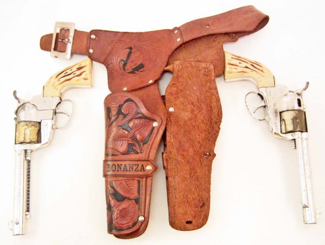 PAIR OF VINTAGE FANNER CAP GUNS W/ BONANZA HOLSTER: N/A