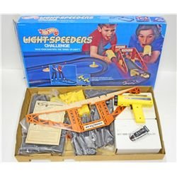 VINTAGE 1989 HOT WHEELS LIGHT SPEEDERS RACE SET: In Original Box.