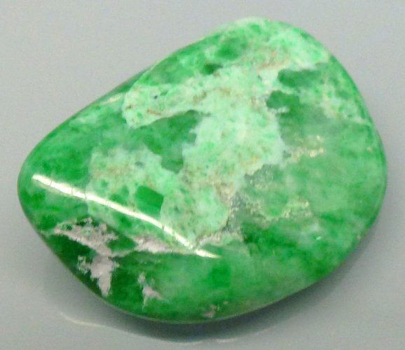 23.60 CTS. GREEN VIETNAMESE MAW SIT SIT: 23.60 CTS. GREEN VIETNAMESE MAW SIT SIT