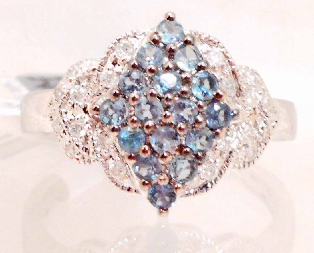 14KT WHITE GOLD LADIES ALEXANDRITE & DIAMOND RING -: Comes w/ Appriasal of $2,980.00. 0.16ct Diamonds, 0.54ct Alexandrite, Total Weight 3.76 grams