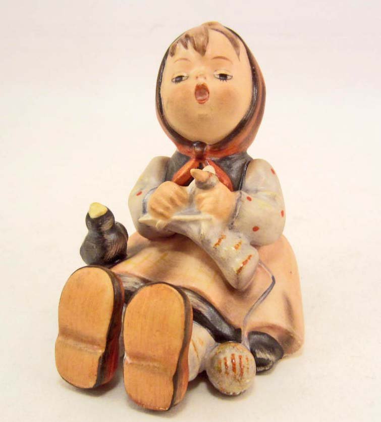 VINTAGE HUMMEL "HAPPY PASTIME" FIGURINE: Approx. 3.5" tall. TMK-2 Full Bee Mark.
