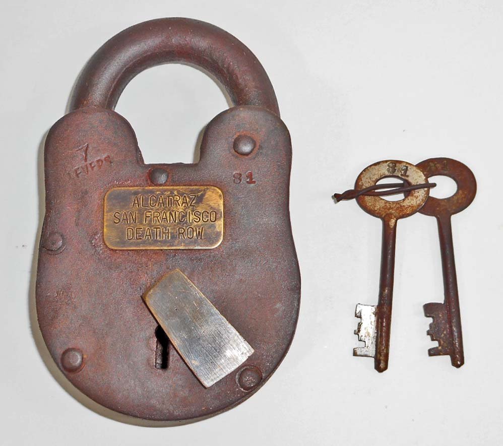 ALCATRAZ DEATH ROW CAST IRON PADLOCK W/ KEYS: Approx. 5.25" tall