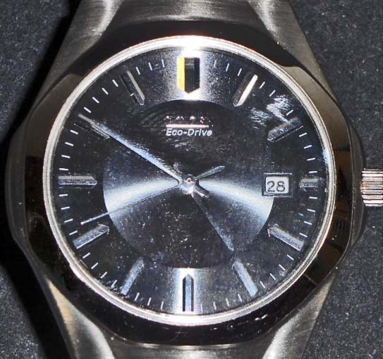 MENS CITIZEN ECO DRIVE WRIST WATCH: Includes the nickel Citizen wrist band. Appears to be in good working order.