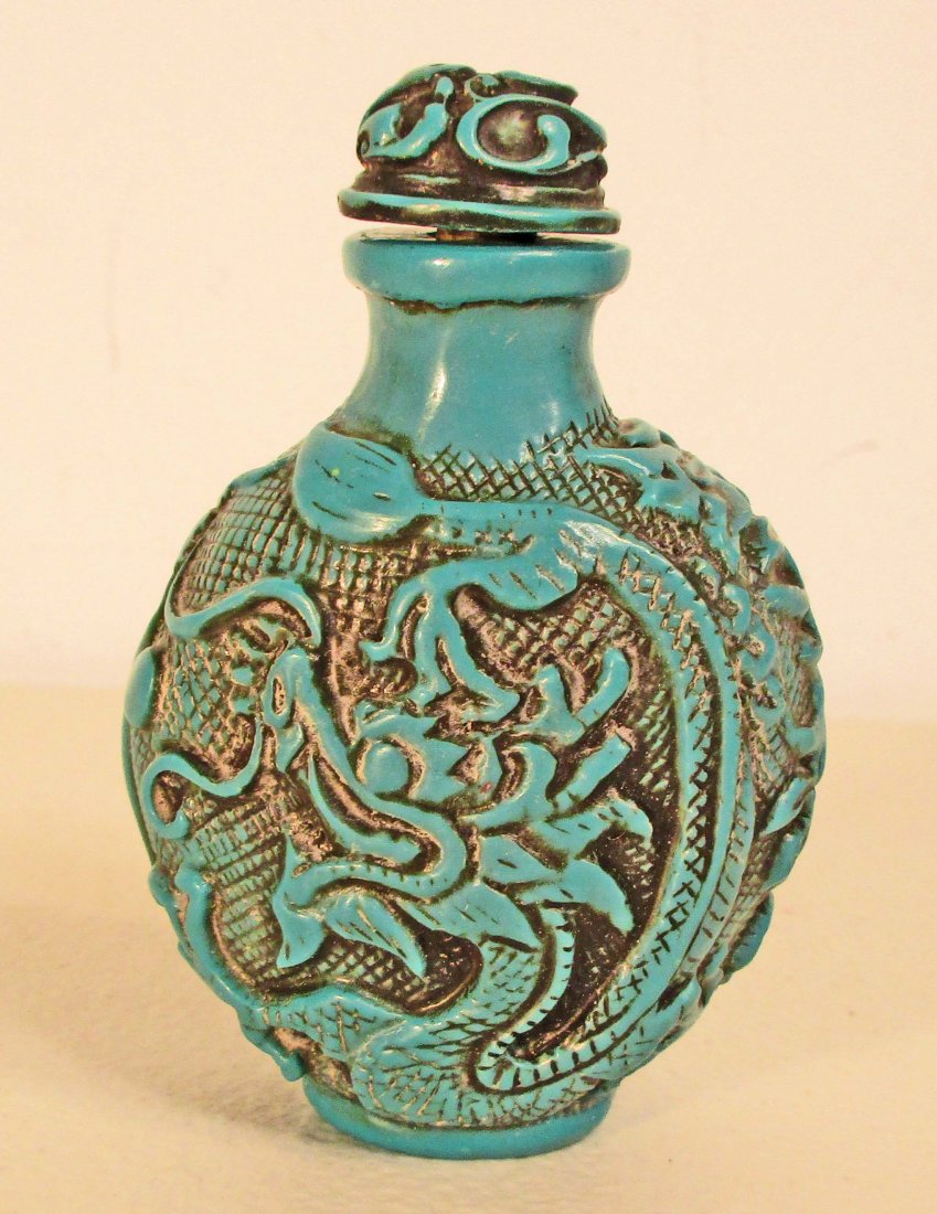 HANDCARVED BIRD CORAL RED OLD CHINA SNUFF BOTTLE: Approx. 3" tall