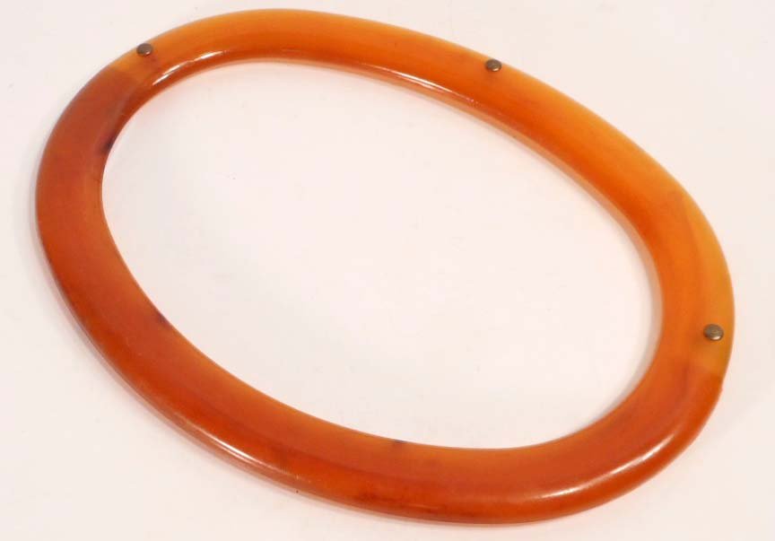 VINTAGE BAKELITE PURSE HANDLE (1 of 1)