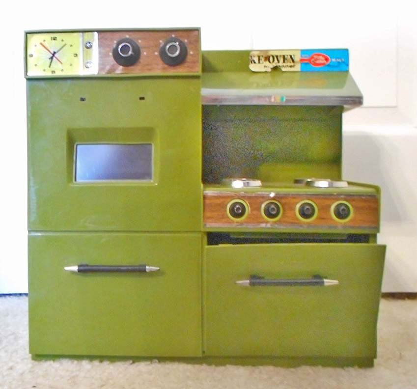 VINTAGE EASY BAKE OVEN TOY: n/a