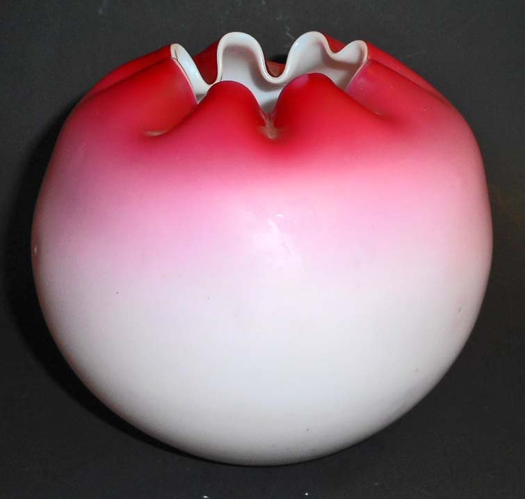 VINTAGE LIGHT PINK FENTON ROSE BOWL (1 of 1)