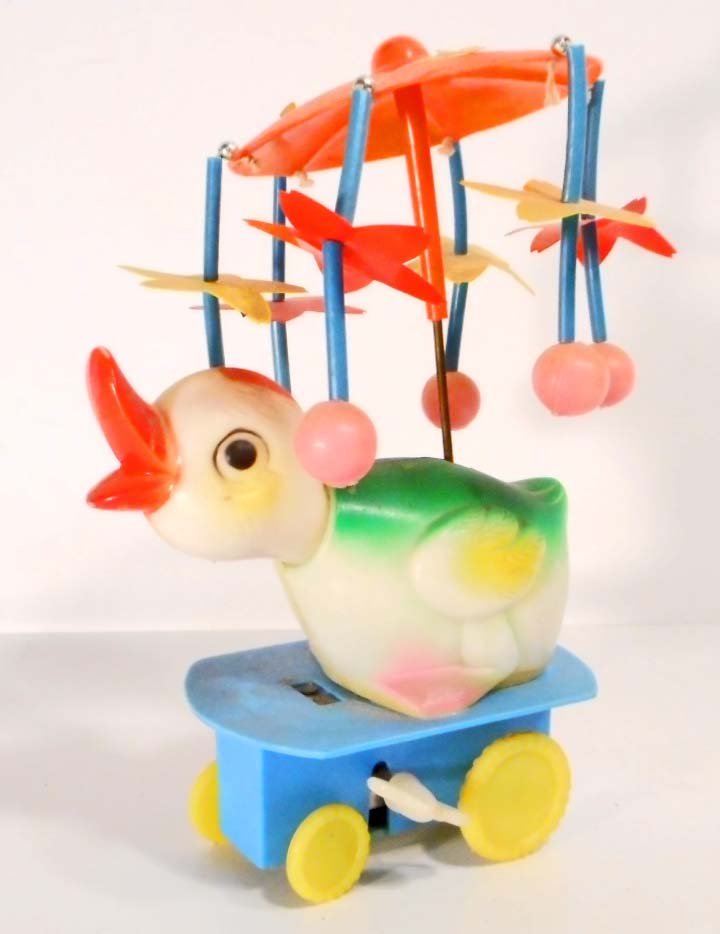 VINTAGE WIND UP EASTER DUCK TOY - 6.5" TALL: N/A