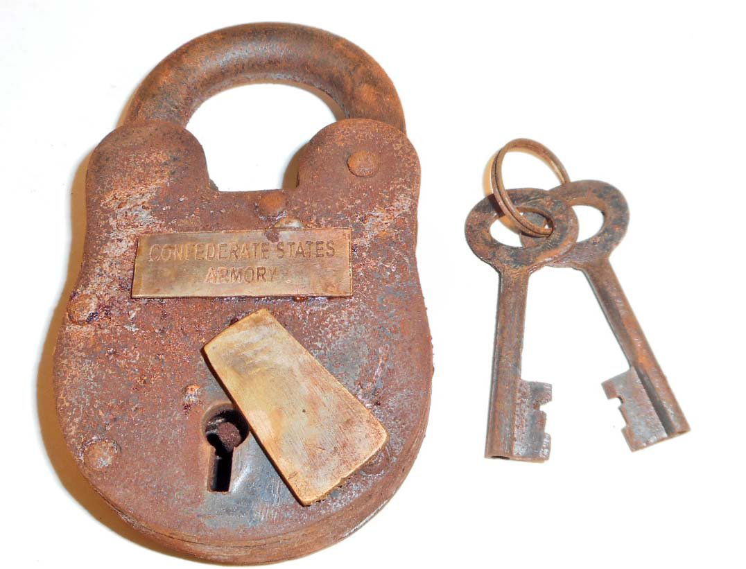 CAST IRON CONFEDERATE STATES ARMORY PADLOCK W/ KEYS (1 of 1)