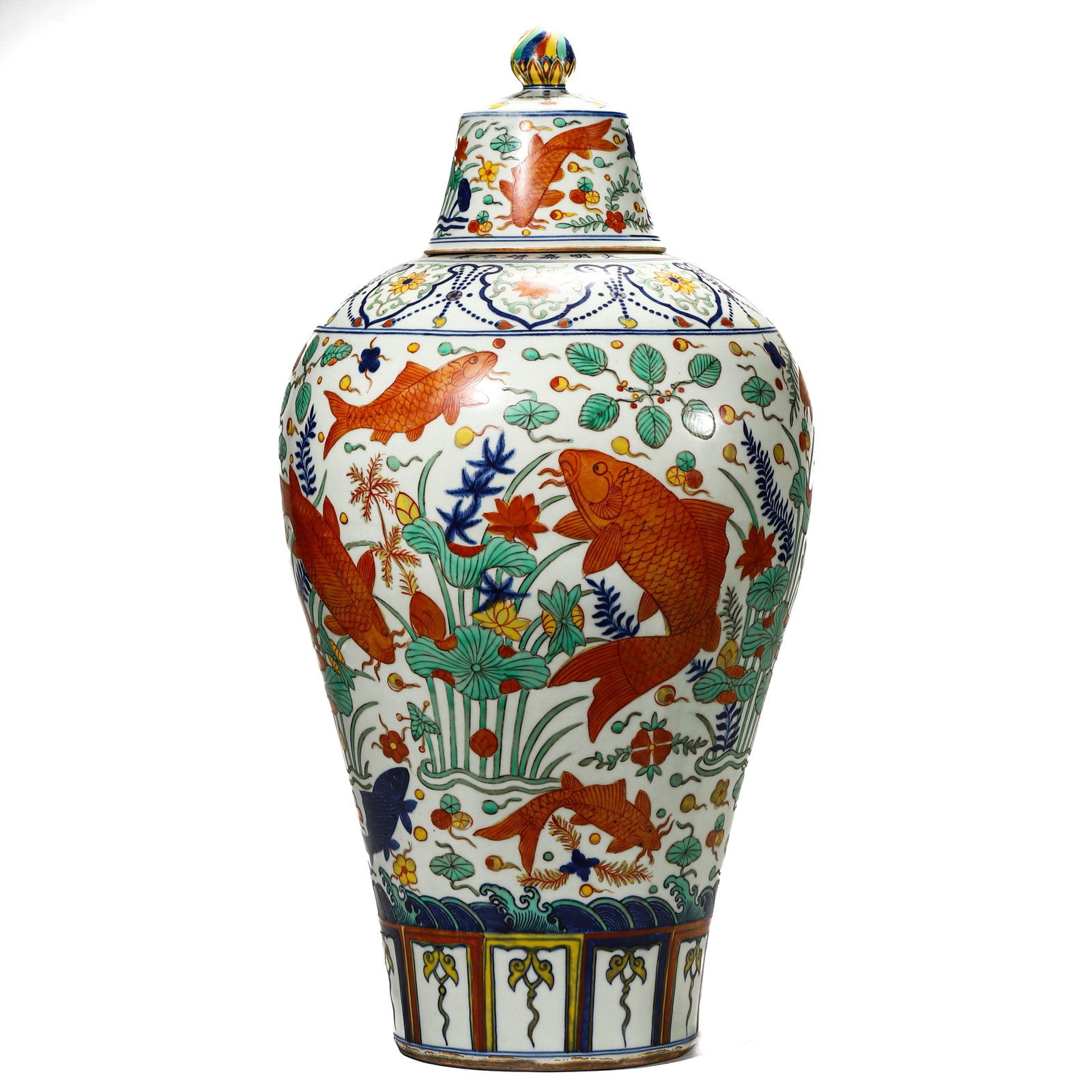 A WUCAI 'FISH AND WATERWEED' JAR WITH COVER: A WUCAI 'FISH AND WATERWEED' JAR WITH COVER Height: 23 5/8 in. (60 cm)