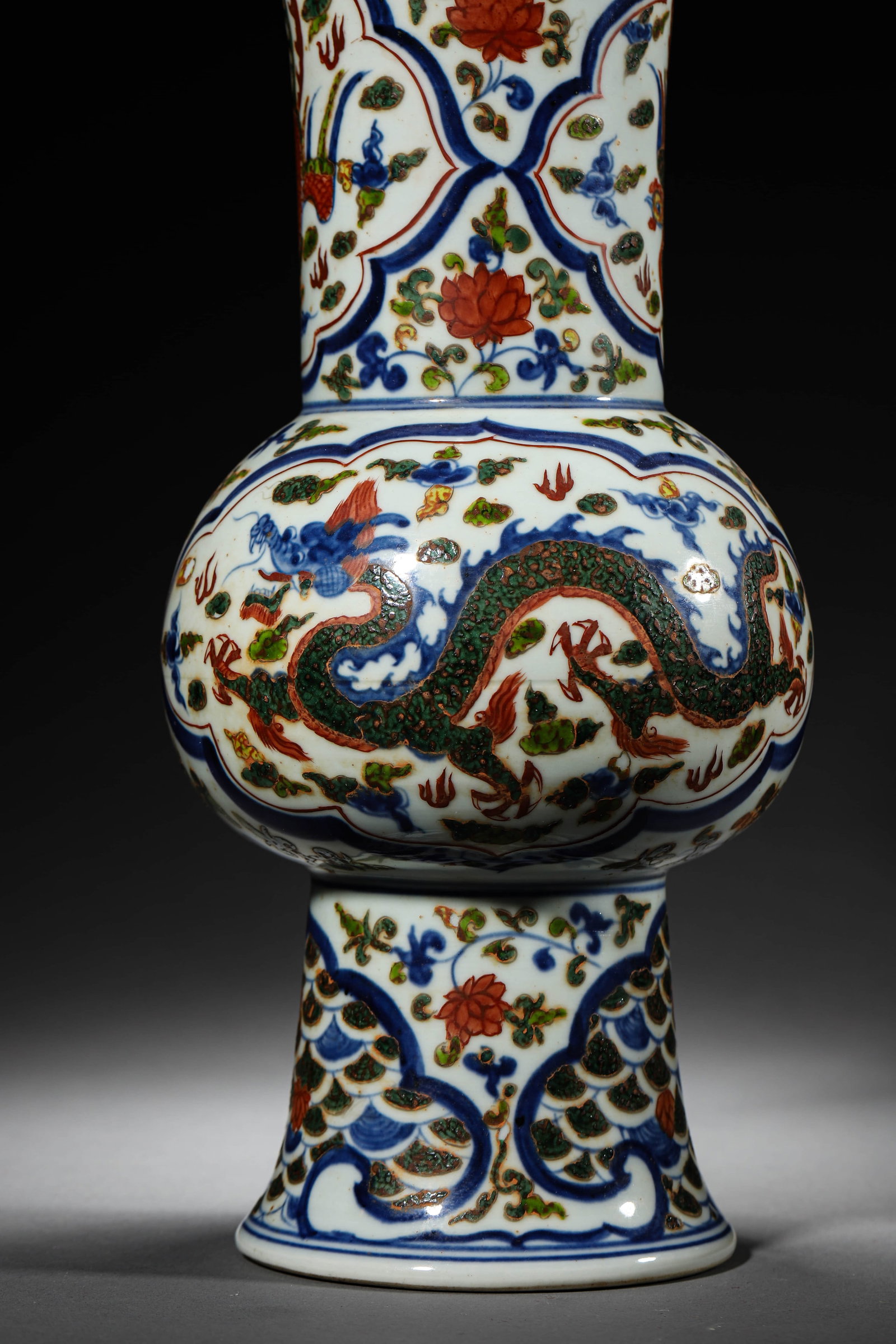 A WUCAI 'DRAGON' GU VASE - 2