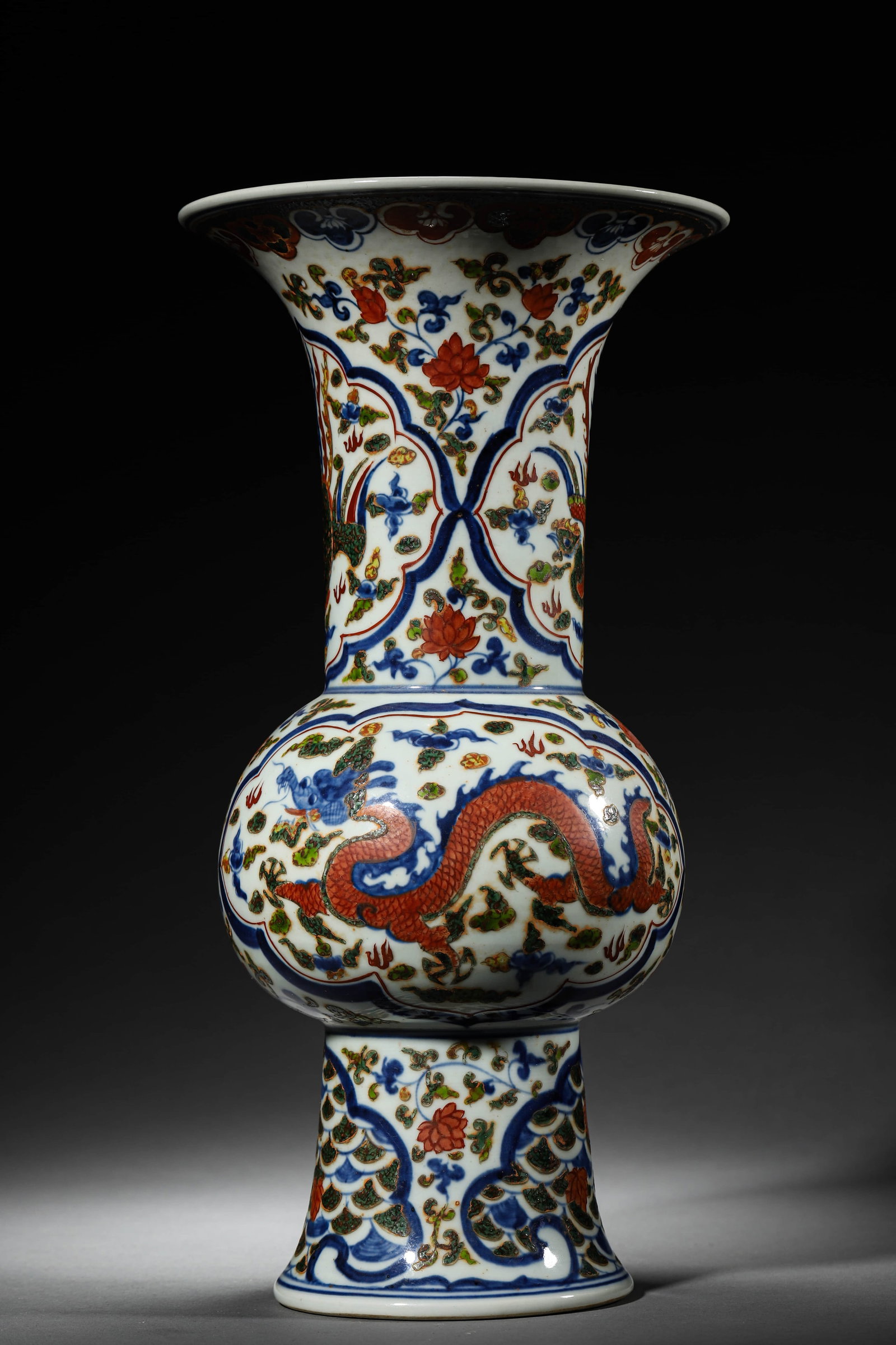 A WUCAI 'DRAGON' GU VASE - 3