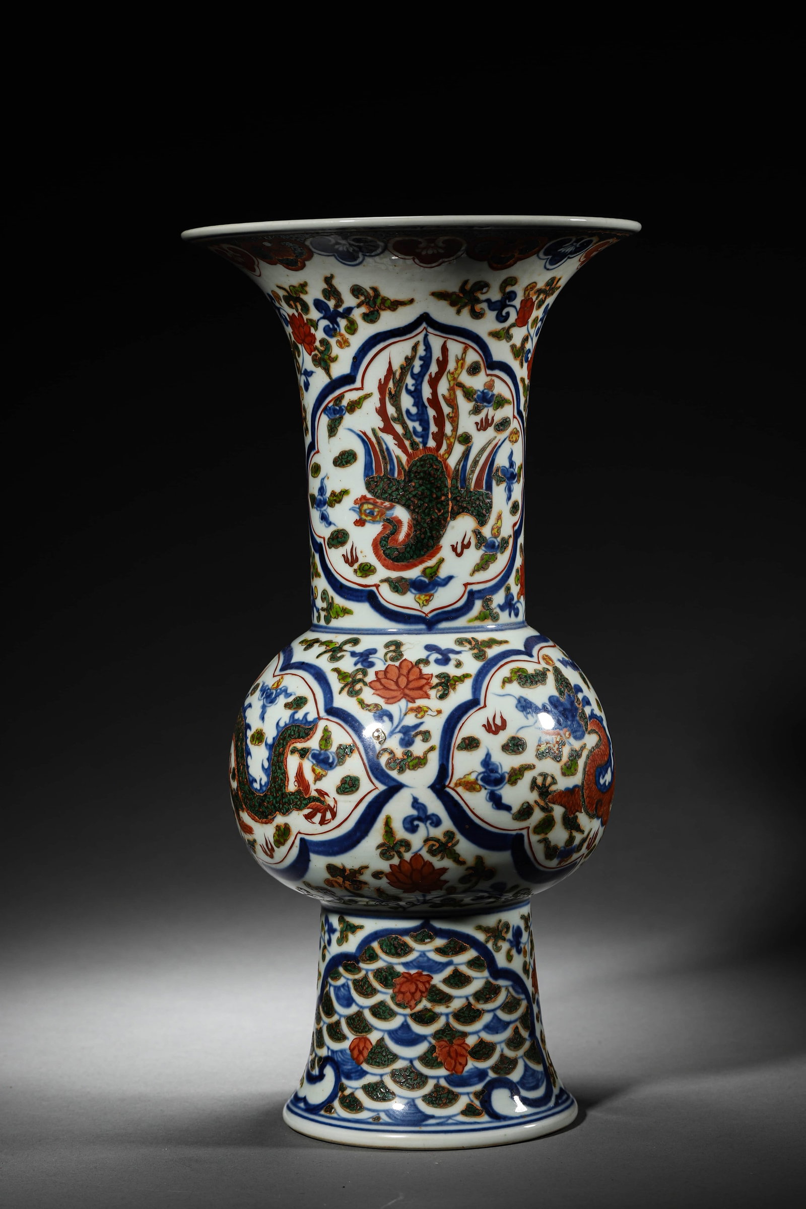A WUCAI 'DRAGON' GU VASE - 5