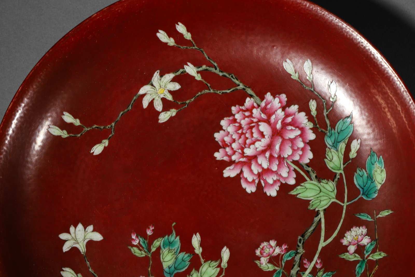 A RED-GLAZED 'FLOWERS' DISH - 3