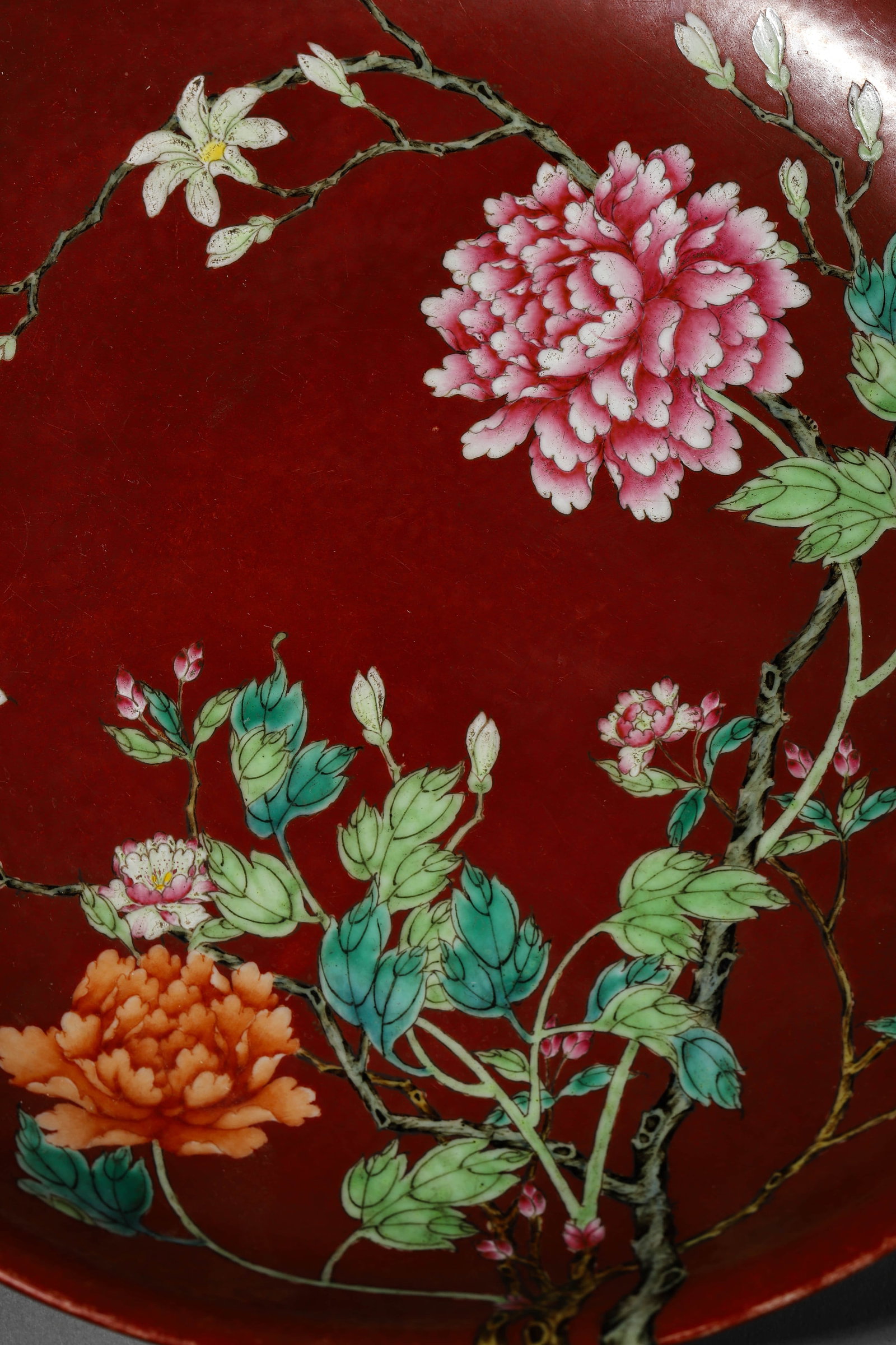 A RED-GLAZED 'FLOWERS' DISH - 4