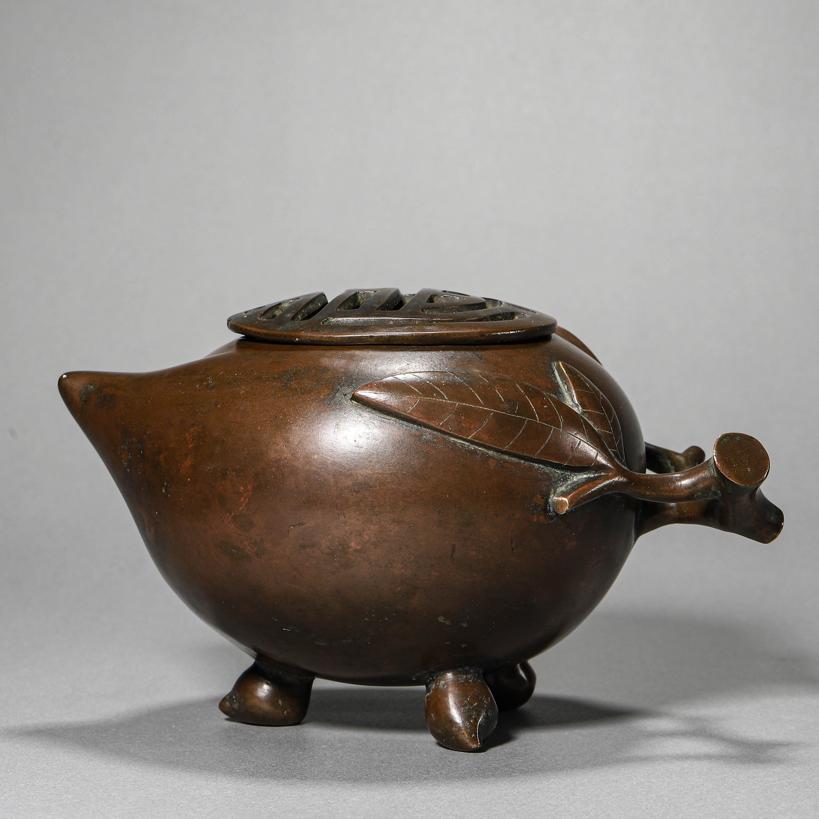 A CLOISONNÉ ENAMEL 'FLOWERS AND BIRDS' SPITTOON: A CLOISONNÉ ENAMEL 'FLOWERS AND BIRDS' SPITTOON Height: 3 in. (7.5 cm), Diameter: 4 1/2 in. (11.5 cm)