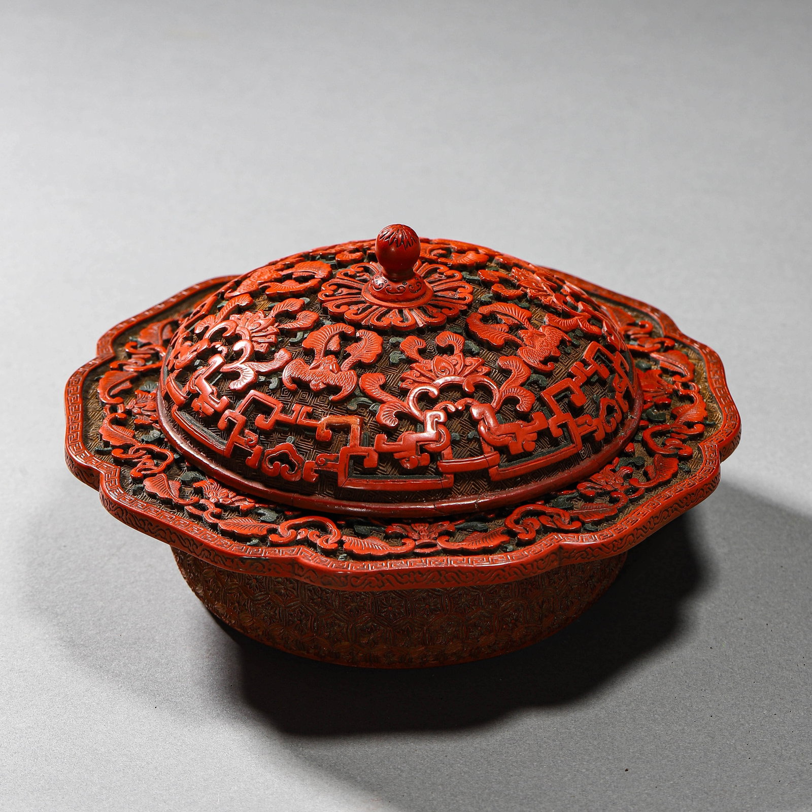 A CARVED CINNABAR LACQUER COVERED BOX - 3