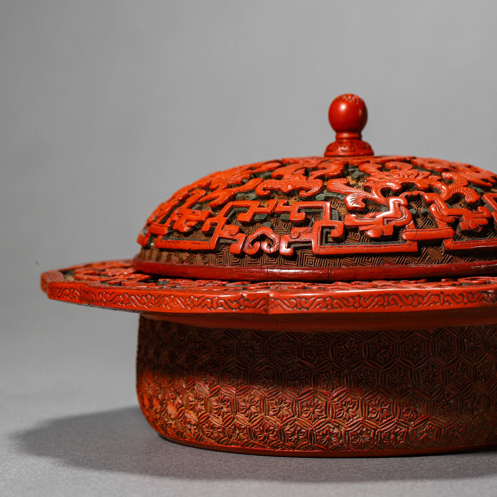 A CARVED CINNABAR LACQUER COVERED BOX - 5